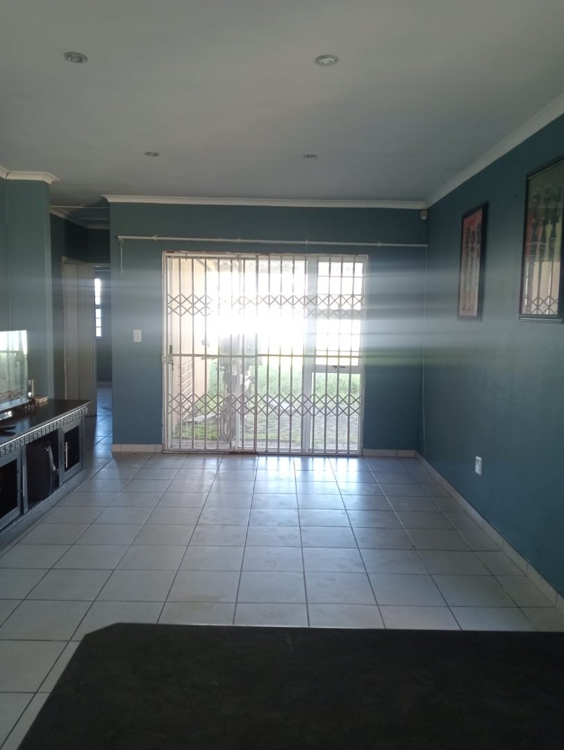 3 Bedroom Property for Sale in Stratford Green Western Cape